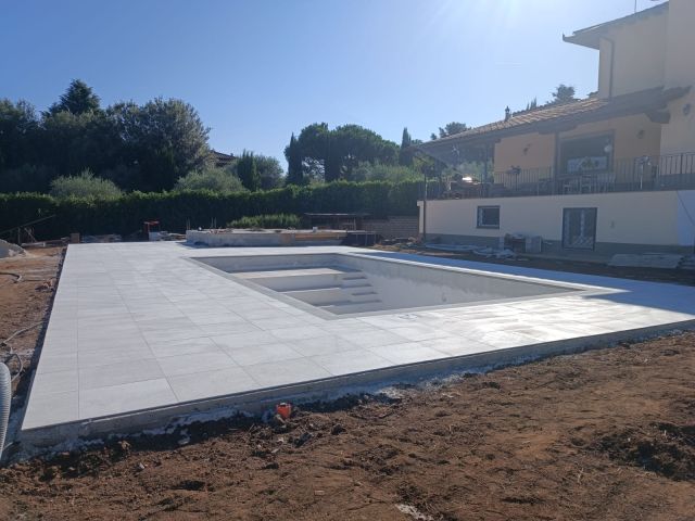 💧Stai pensando di realizzare una Piscina? Guarda alcuni dei nostri lavori di pavimentazione e richiedici un preventivo👉 https://bit.ly/3Pool3

👷‍♂️ L'installazione dei pavimenti da esterno per la piscina richiede particolare attenzione, dedizione ed esperienza🌞Se stai pensando di valorizzare la tua piscina con un bellissimo pavimento, affidati a dei professionisti come noi.

🏡 Pavimentazioni e Ristrutturazioni Simmini
🌐 www.pavimentitalia.it
📞 333 6811395
📧 simmini.massimo@libero.it
.
.
.
.
.
.
.
#ediliziasimmini #simmini #ristrutturazioni #pavimentazioni #ristrutturazionebagni #bagno #pavimentazioneesterno #piscine #gresporcellanato #rivestimenti #roma #morlupo #piscinechepassione #piscine